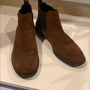 Public Opinion - Chelsea Boots